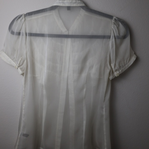 The Limited Sheer Ruffle Blouse – Ivory Button-Up Short (XS) - Picture 4 of 6